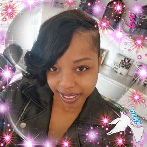 Meet your Posher, Akia